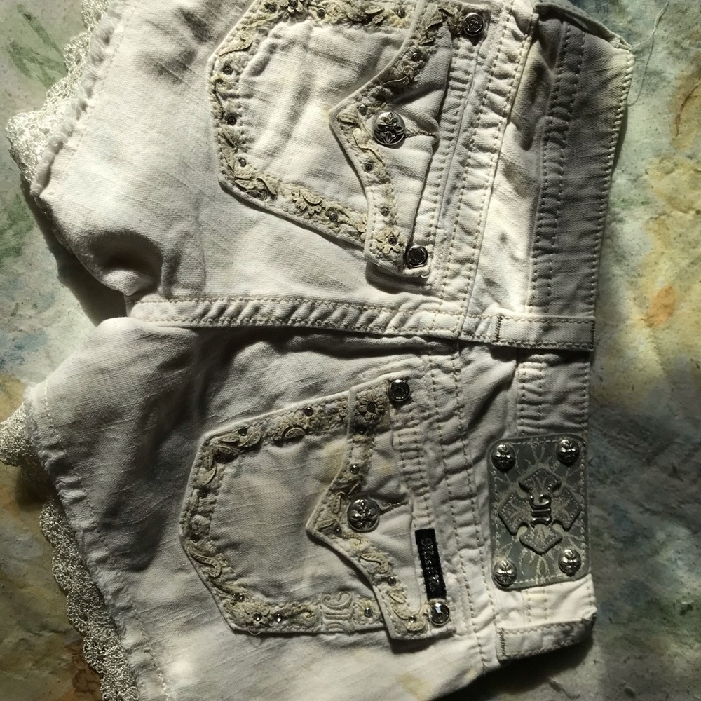 White Lace-Trim Denim Shorts with Embellished Pockets